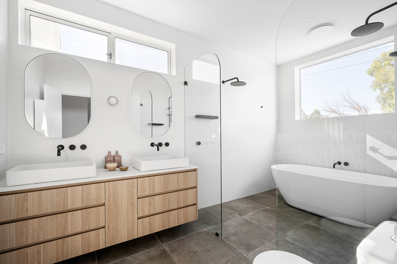 Bathroom Ensuite Free standing bath Project Distinct Building Company